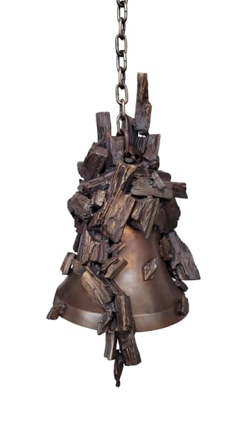 C A M P A N A “Prenúncio”, 2022 bronze 65 x 42 Ø cm 25.59 x 16.53 Ø in...