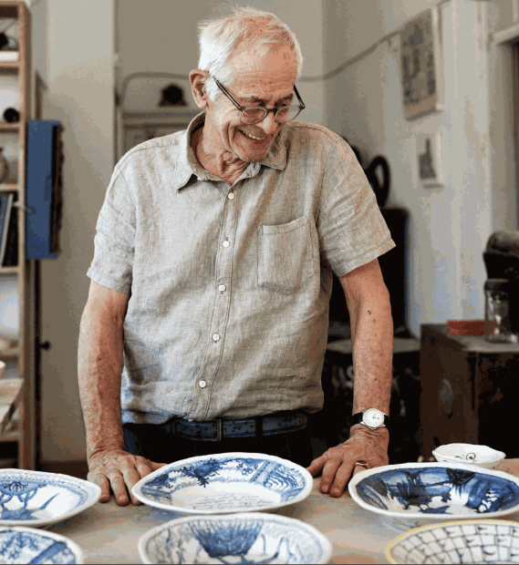 Hylton Nel was born in 1941 in N’kana, Zambia, and now lives and works on the outskirts of Calitzdorp in...