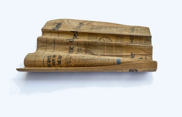 SHIVANI AGGARWAL Words- Still or Moving – II Acrylic on teak wood 19 x 15 x 3 Inches 2022