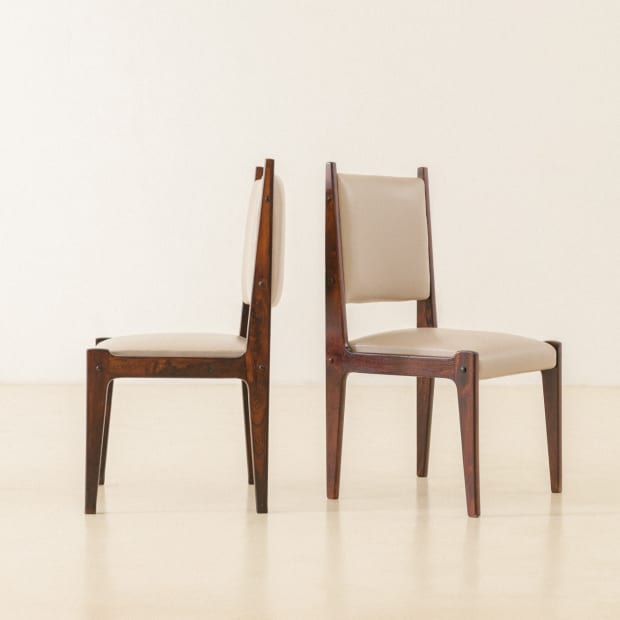 Furnishing commercial buildings and institutions was a common practice in the Brazilian mid-century to create progressive environments. This chair was...