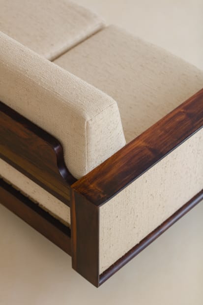 The most important Brazilian furniture companies in the fifties and sixties had a complete section of fabrics in their galleries;...