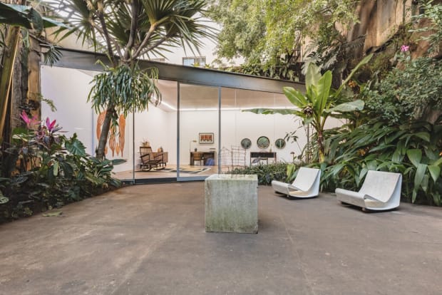 Workspaces: redesigned through time June, 2020 Bossa Furniture and Mendes Wood DM present 'Workspaces: redesigned through time ' an online...