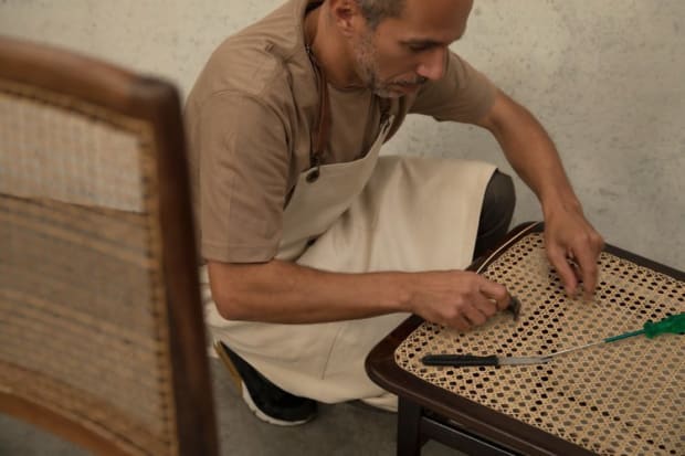 Ataíde, the Straw Craftsman To comprehend the Brazilian furniture production, one must look at the Brazilian house and its morphological...