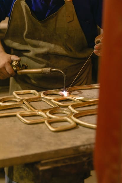 MATERIAL DISTORTION The Material Distortion Collection investigates how repeated geometries can be reorganized to produce distinct typologies. Using six modular...