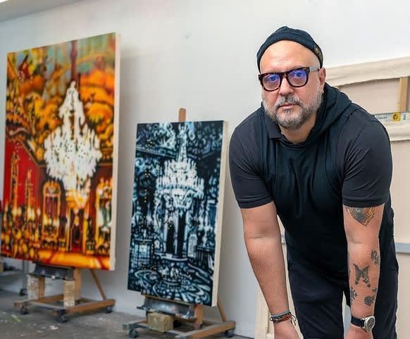 Known for his large format blurry paintings with dotted texts and his endless investigation into the structure and language of...