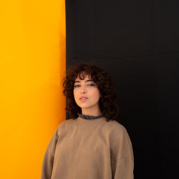 Elora Weill-Engerer est curatrice, critique d’art et historienne de l’art diplômée de l’École du Louvre et des Universités de Paris...