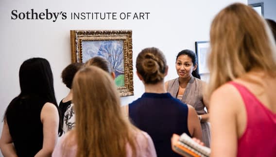 Build Relationships with Galleries and Artists