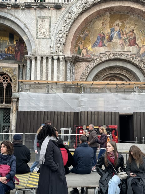 During her residency in Venice, Osaru Obaseki has immersed herself in the culture and history of the city, drawing inspiration...