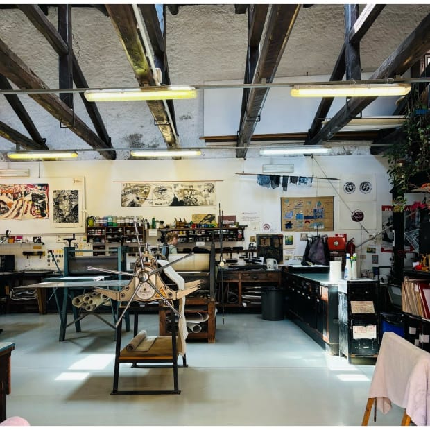 Leila then had the enriching experience of attending a week-long printmaking course at the renowned Venice School of Graphics. Known...