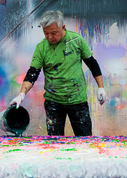 « Spectral Serenade » plonge dans l’exploration par Zhuang Hong-Yi des transitions de couleur et de la perception. En utilisant...