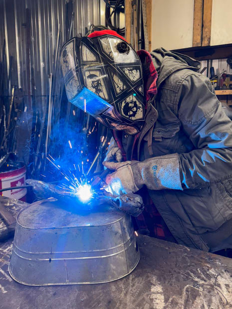 Née à Trois-Rivières, au Québec, et active dans la région du Saguenay, Marie-Josée Roy s’est imposée comme une artiste reconnue...
