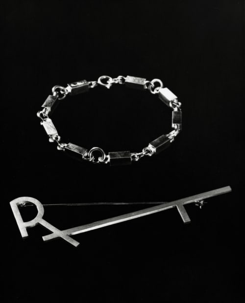 1941 Nordiska Kompaniet holds an exhibition of Wiwen Nilsson’s works. In a review in the Swedish daily newspaper Sydsvenska Dagbladet,...