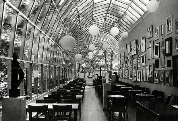 1934 After the success at Stockholmsutställningen in 1930, Wiwen Nilsson exhibits jewellery at the XIX Biennale di Venezia (19th Venice...