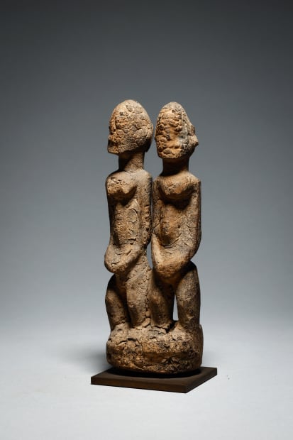 Jumeaux Dogon Mali 21 cm Provenance: Acquis chez Pierre Robin en 1983 Collection belge.