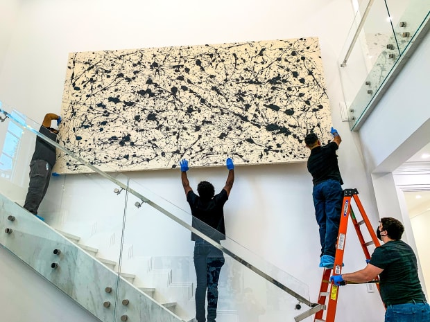 CONTACT US 7620 NE 4th Ct, Miami, FL 33138 3025 Bolling Way NE G111, Atlanta, GA 30305 HELLO@CAROUSELARTGROUP.COM