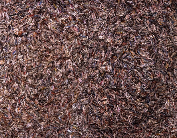 지난 10여 년간 김춘환은 ‘나무 판에 종이 앗상블라쥬’와 오브제 작업에 전념하고 있습니다. 김춘환의 화려하면서도 강한 작업은 종이의 본질과 움직임을 너무나...