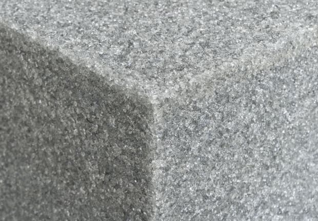 DIOR / LONDON + TOKYO Dior stores in London and Tokyo are home to custom crafted displays composed of various...