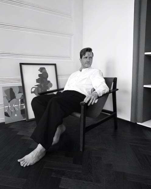 Ian Fenton Ian Fenton’s practice places cut paper firmly at the centre of artistic enquiry. Working with large-format, hand-painted sheets,...