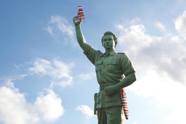 A l’orée des années 2000, les artistes urbain.es puisent une force indéniable dans la revendication de leurs engagements. Ainsi Yseult...