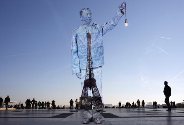 Liu Bolin London French Embassy (UNITED KINGDOM), 2015