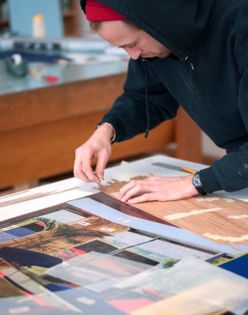 Though neither Blue Couch and Green Owl nor Fireplace with Blackbird feature any people, the prints closely relate to Thomas’s...