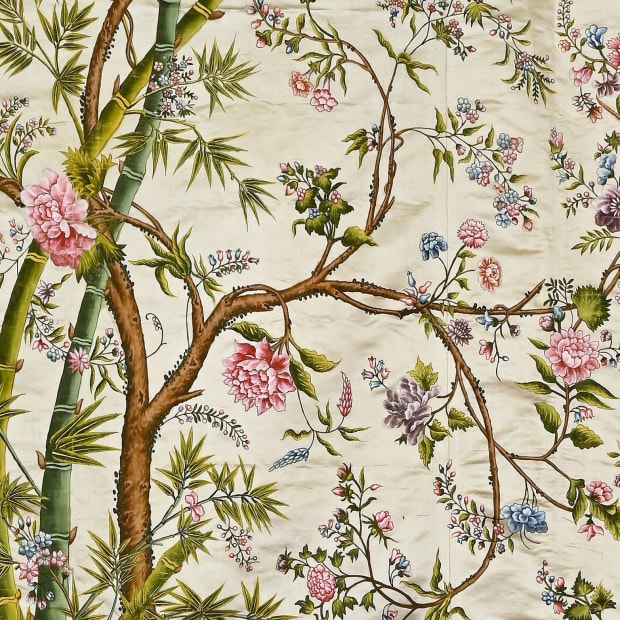 She set up her own business in 1992, where the focus has always been on outstanding Indian paintings and textiles....