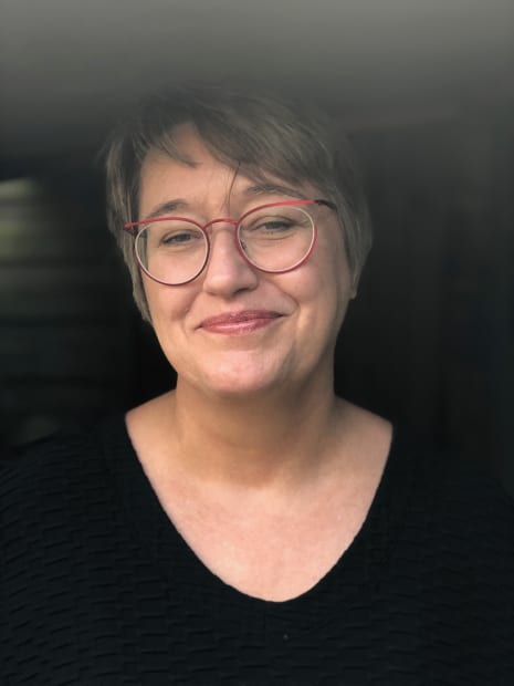 A native of Cologne, Germany, Elke Thönnes studied at the Hochschule für Bildende Künste in Kassel before moving to Ireland...