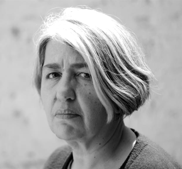 Paloma Castillo (Antofagasta, Chile, 1965) is a textile artist and editorial designer, Bachelor in Visual Arts from the ARCIS Institute...