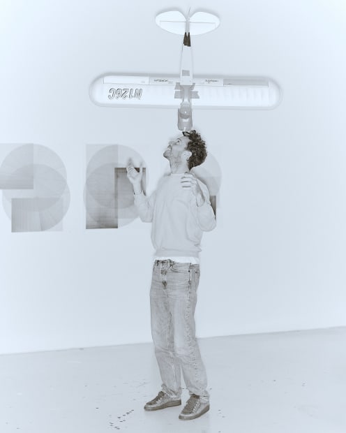 Thomas Trum (b. 1989, The Netherlands) is a painter and is particularly fascinated by the idea of leaving behind traces....