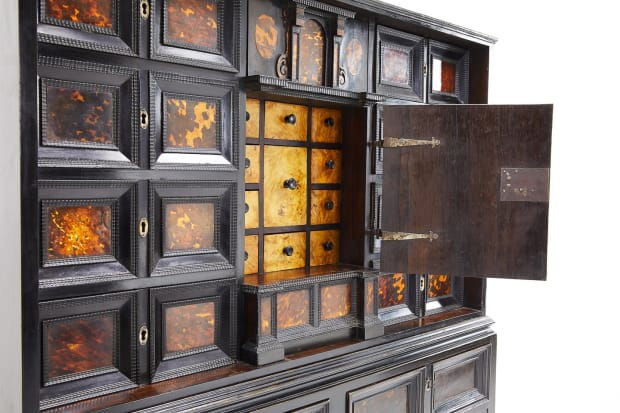 PAOLO MOsCHINO PAOLO MOSCHINO LTD 'Lee Wright Antiques is my go-to secret address...., he sources incredible pieces from all over...