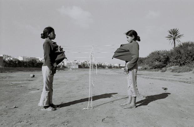 « Dans mon travail artistique, je n’oriente pas le public et le laisse libre de toute forme d’interprétation. Même quand...