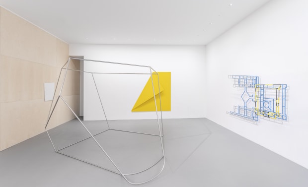 Sébastien de Ganay deliberately locates his works between artistic genres and thus creates works that elude a clear categorization in...