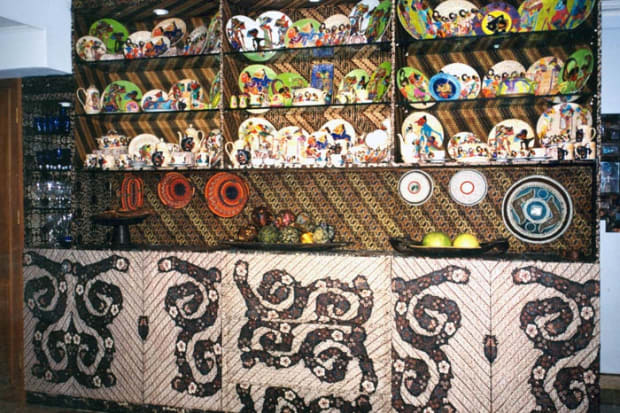 Jakarta, Pakubuwono (1998 to 2000) Pacita moved to her studio/home on Jalan Pakabuwono in Jakarta, Indonesia in 1998, just after...