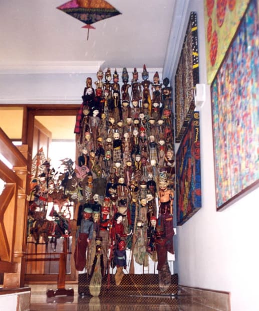 Jakarta, Pakubuwono (1998 to 2000) Pacita moved to her studio/home on Jalan Pakabuwono in Jakarta, Indonesia in 1998, just after...