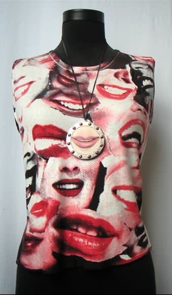 In 1975 David Bailey photographed the LIPS t-shirt on a very punkish looking Malcolm McDowell for the Sunday Times in...