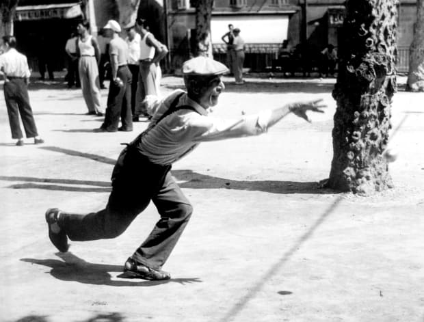 Willy Ronis, Bouliste à Aubagne, 1947