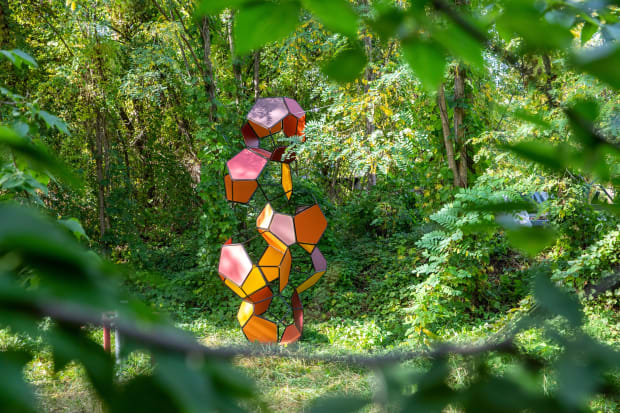 saraceno sculpture in garden