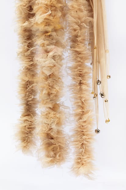 Laura Lima Bale detail