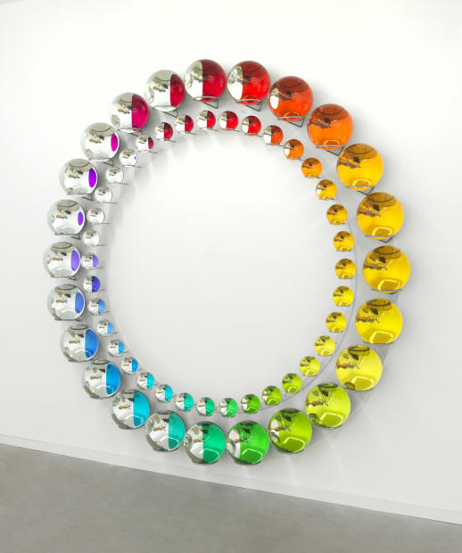 Olafur ELIASSON Endlessly happy visible endings 2023 Glass spheres, transparent paint