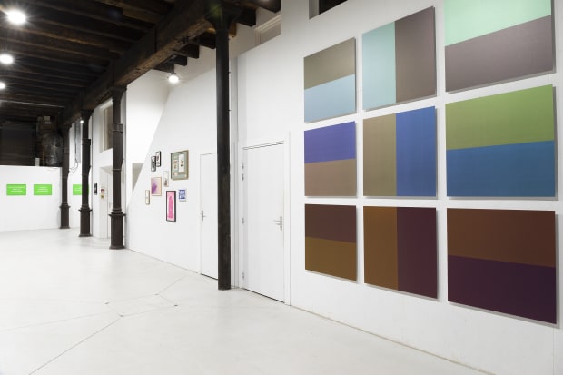 Vue des sérigraphies d'art d'Olivier Mosset dans une exposition d'art contemporain à Marseille