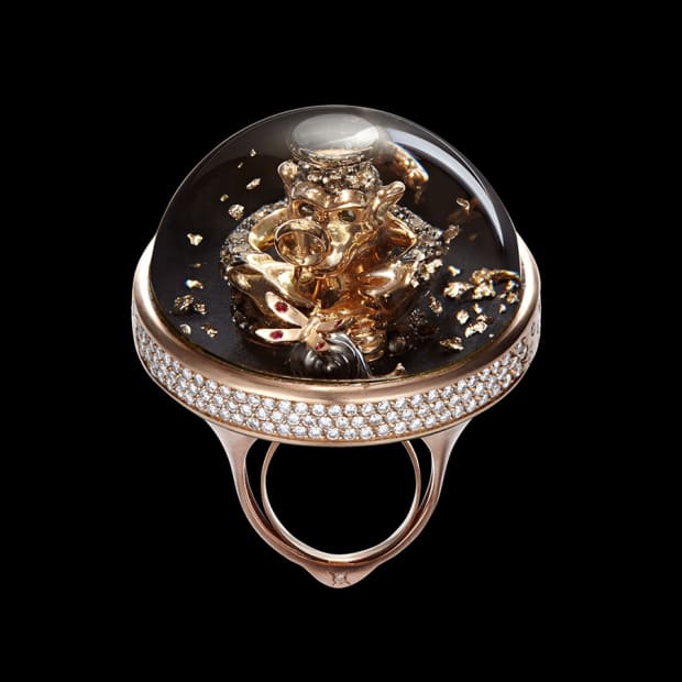 18 months of study combined with the Swiss watchman heritage to make the crystalline surface of the sapphire glass strong...