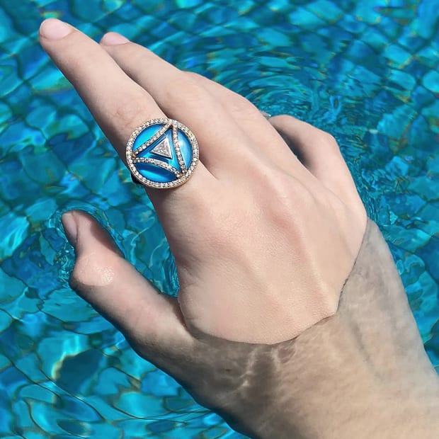 Maya Gemstones was created in 2018 by Olga Pekarevskaia. Analyzing diamond cut presented on jewelry market, Olga noticed that triangular...