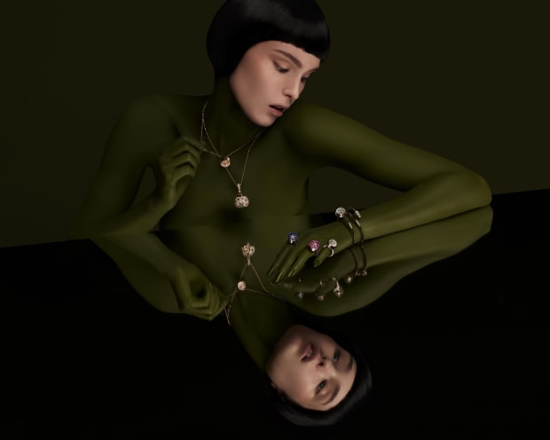 18 months of study combined with the Swiss watchman heritage to make the crystalline surface of the sapphire glass strong...