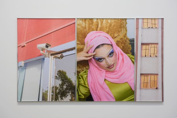 Arab Gulf women are known to wear heavy makeup. Women exchange the phrase ‘wishik yohmoul,’ — وشك ÙŠØÙ…Ù„— meaning your...
