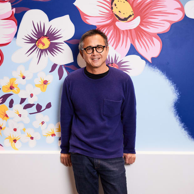 林明弘, 1964年出生於日本東京，現居、工作於比利時布魯塞爾與台灣台北