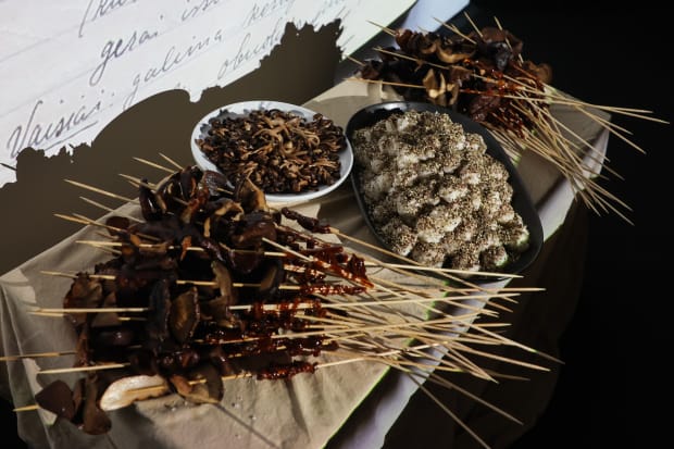 EXPERIENCE DINNER This series offers a three-hour journey into art and gastronomy. A designer reveals seven unique objects, each with...