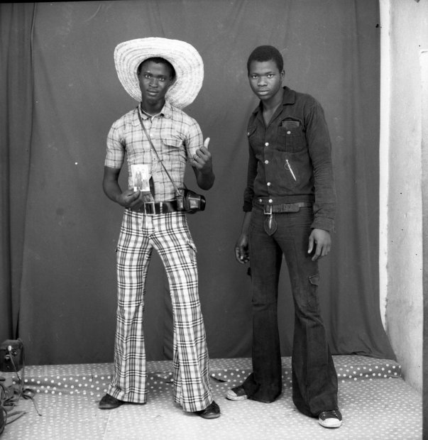 Malick Sidibé, Le photographe et son ami, 1971 / 2010