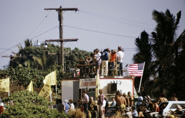 LeRoy Grannis, Judges Stand for Duke Kahanamoku Invitational, Sunset Beach, 1972