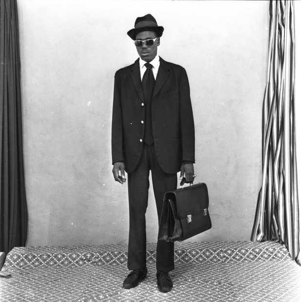 Malick Sidibé, Prêt pour le voyage en avion, 1972 / 2010