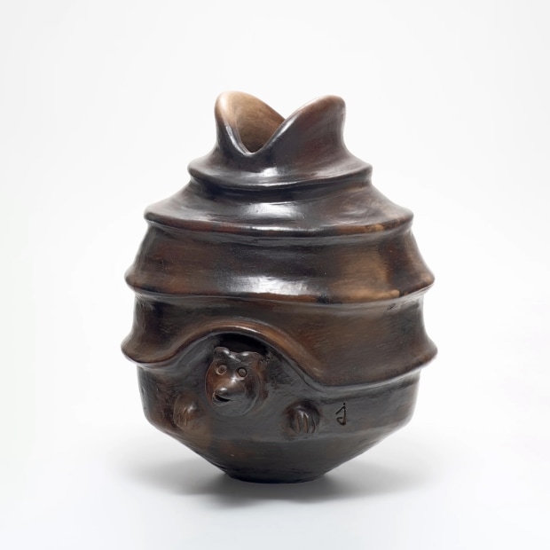 Julia Isidrez Cántaro premier, 2023 ceramic 16 7/8 x 12 5/8 x 14 5/8 inches 43 x 32 x 37...